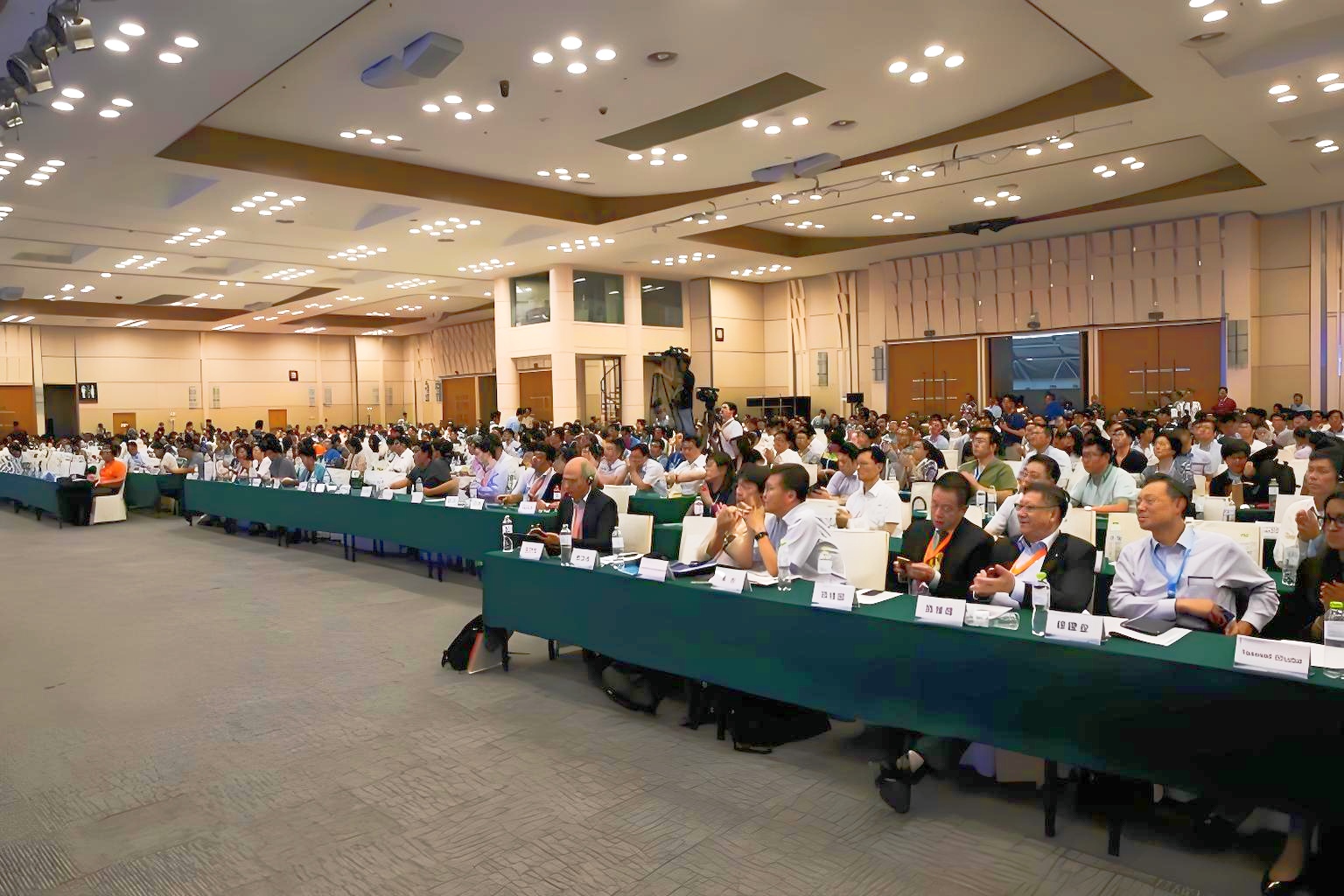 2015 年华商会聚焦新兴产业 引领商业创新潮流